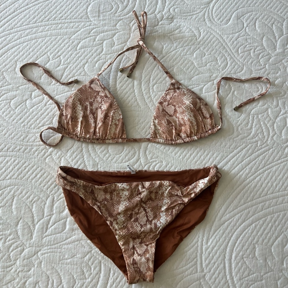 Vitamin A brand new never worn reversible bikini